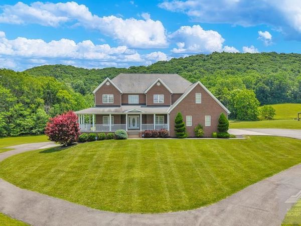 4198 Hinton Road, ATHENS, WV 24712