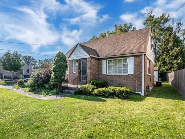 2047 Como Park Boulevard, Lancaster, NY 14086