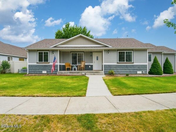 2130 E Decaro LOOP , Post Falls, ID 83854