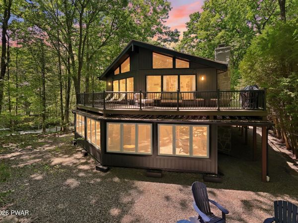 186 Yacht Club Drive, Greentown, PA 18426