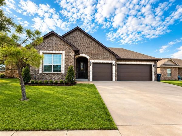 12709 NW 5th Street, Yukon, OK 73099