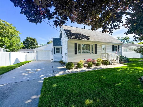 2304 Columbus Avenue, Muskegon, MI 49441