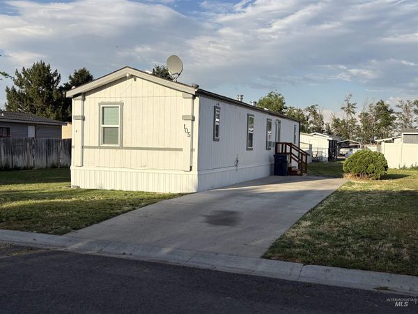 715 E Center Street #105, Kimberly, ID 83314