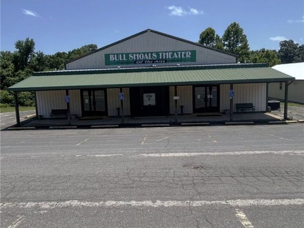 1015 Central Boulevard , Bull Shoals, AR 72619
