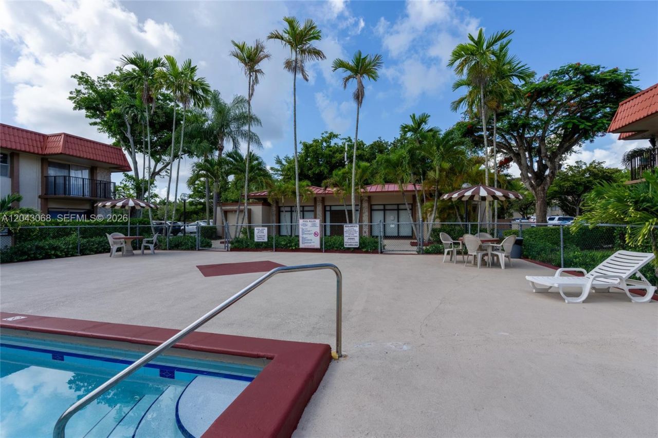 10501 SW 108th Ave , Unit 209, Miami, FL 33176 Photo