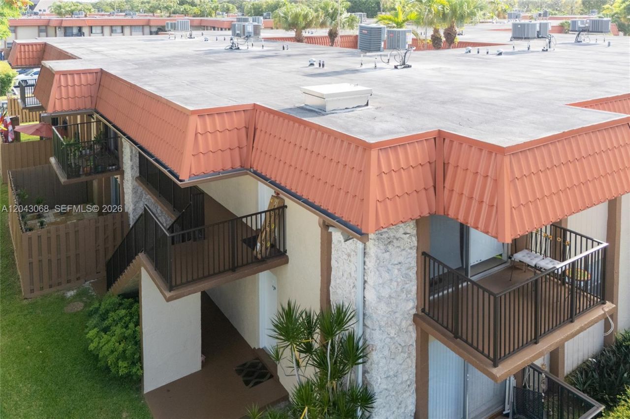 10501 SW 108th Ave , Unit 209, Miami, FL 33176 Photo
