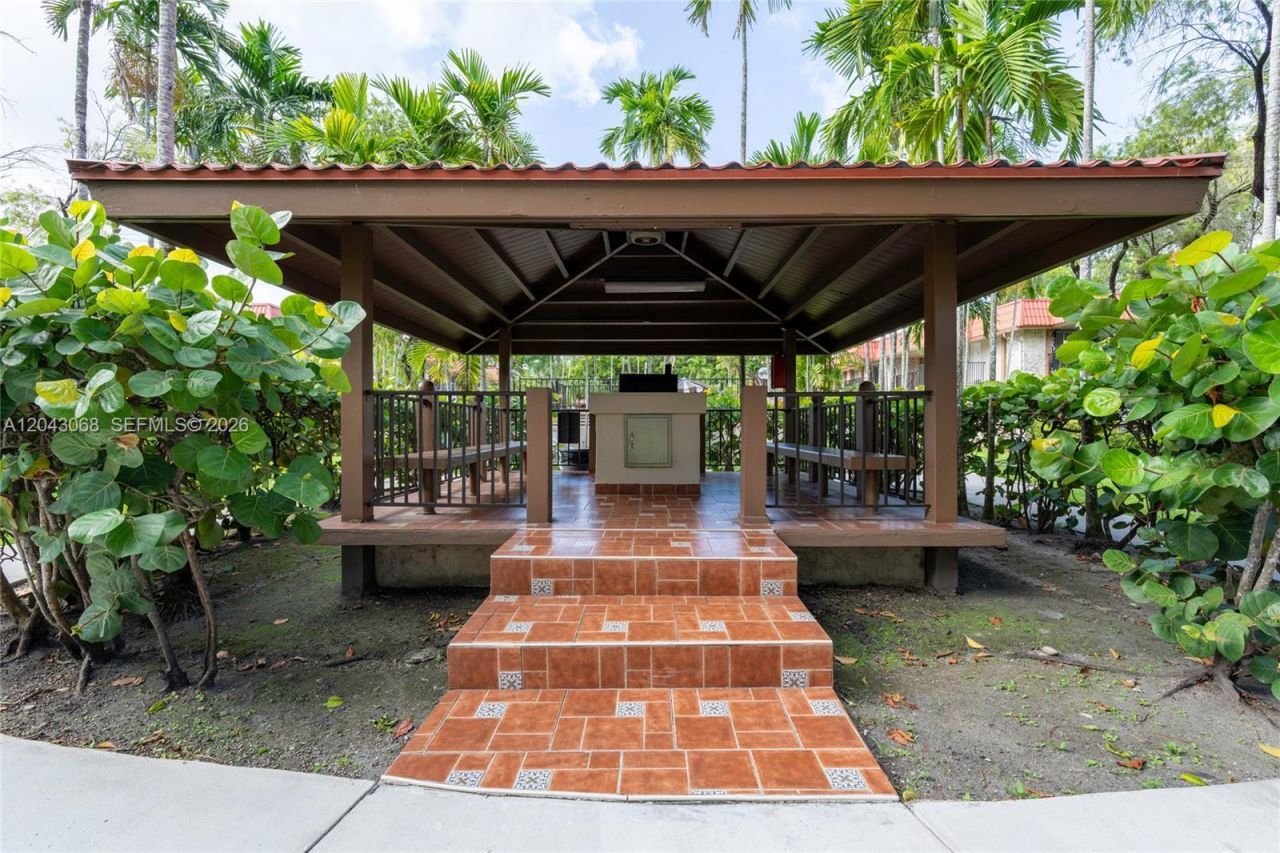 10501 SW 108th Ave , Unit 209, Miami, FL 33176 Photo