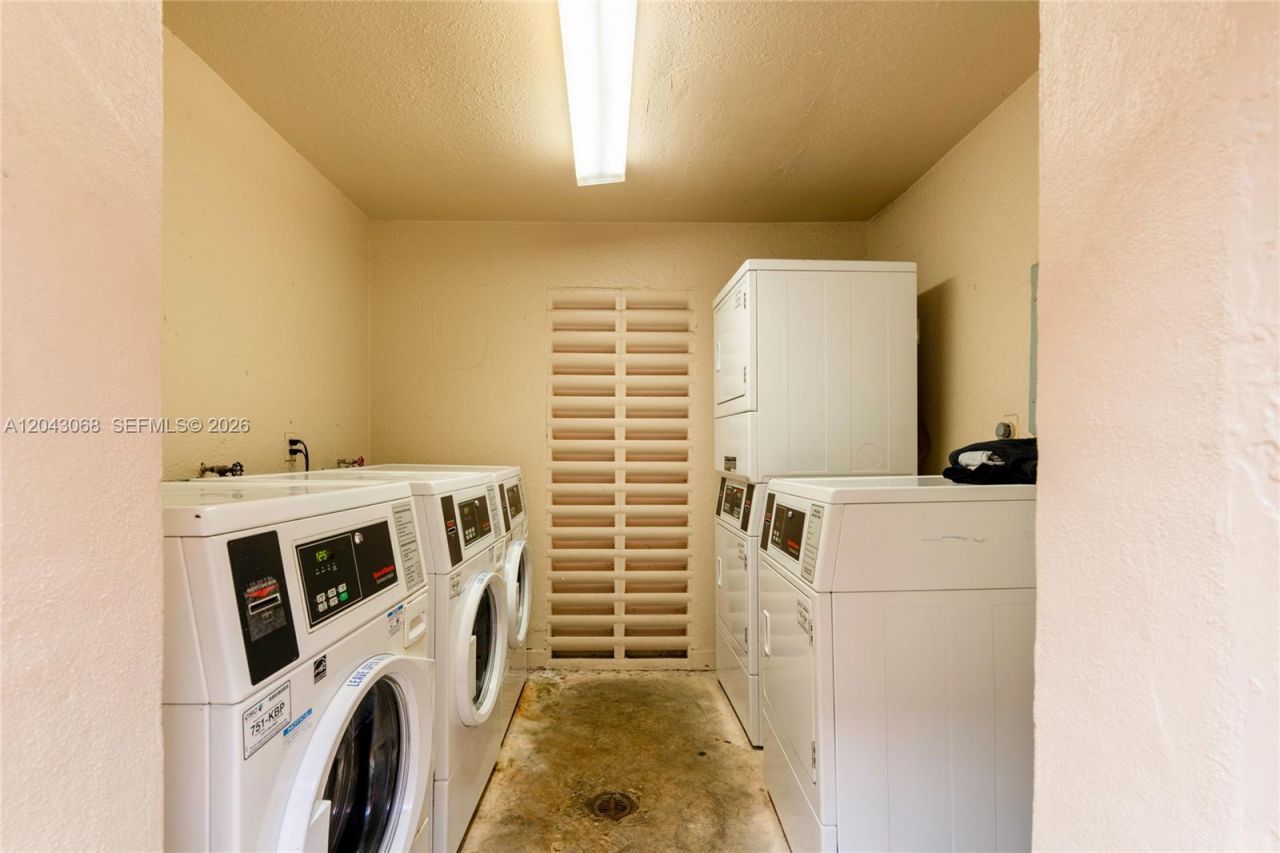10501 SW 108th Ave , Unit 209, Miami, FL 33176 Photo