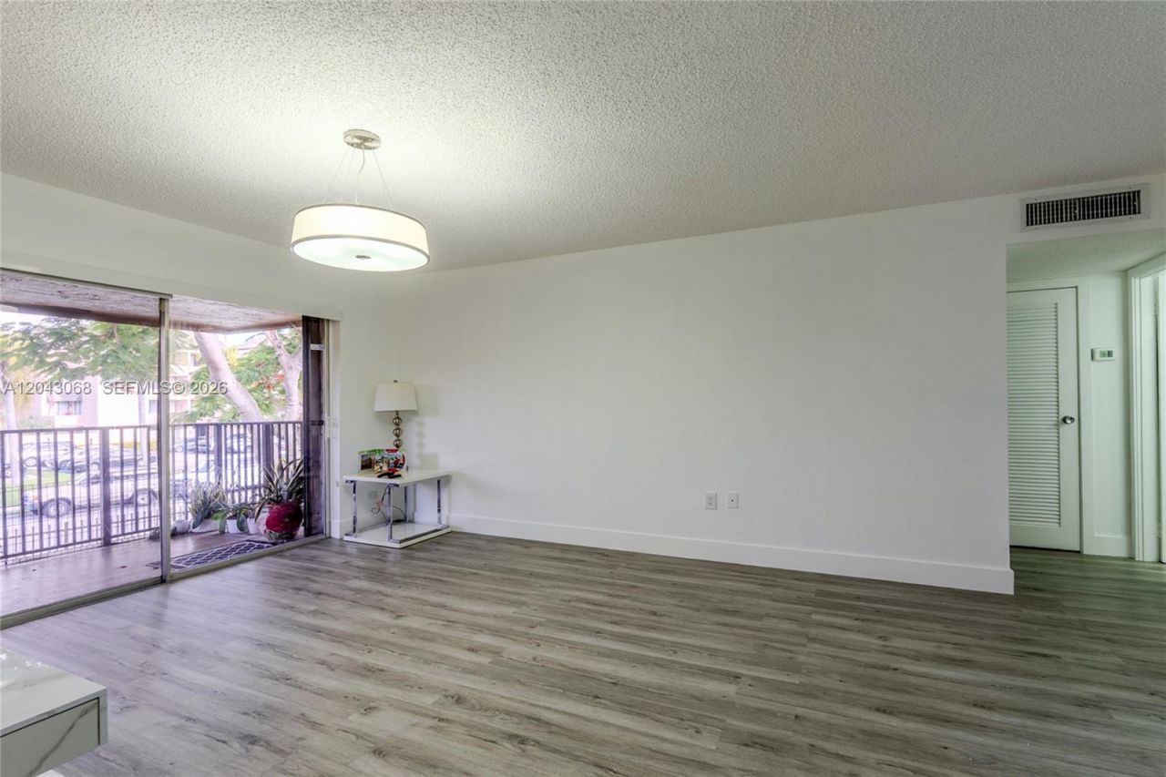 10501 SW 108th Ave , Unit 209, Miami, FL 33176 Photo