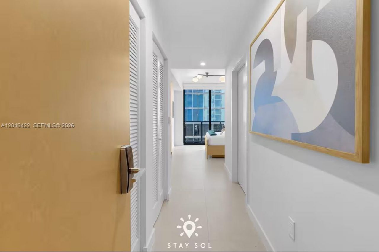 11 NE 6th St, Unit 1606, Miami, FL 33132 Photo