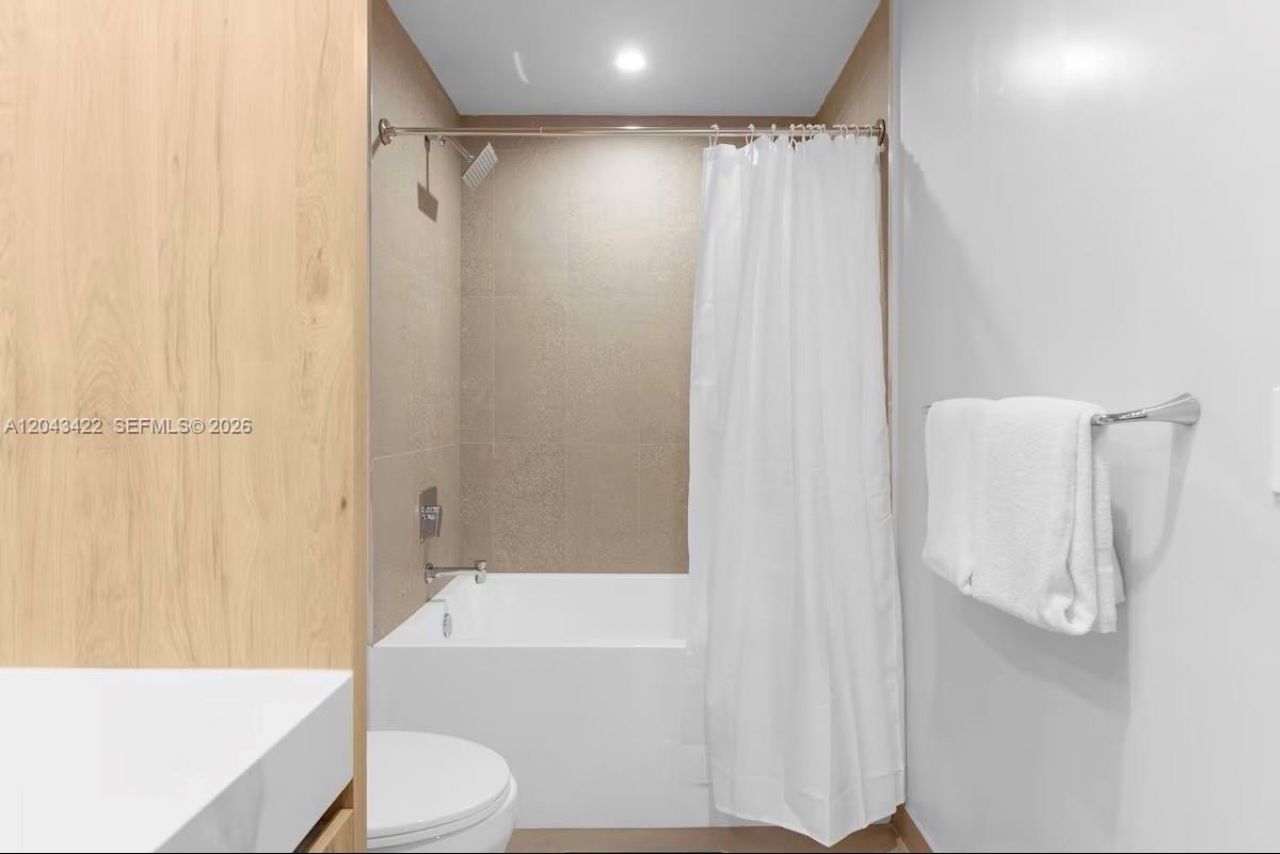11 NE 6th St, Unit 1606, Miami, FL 33132 Photo