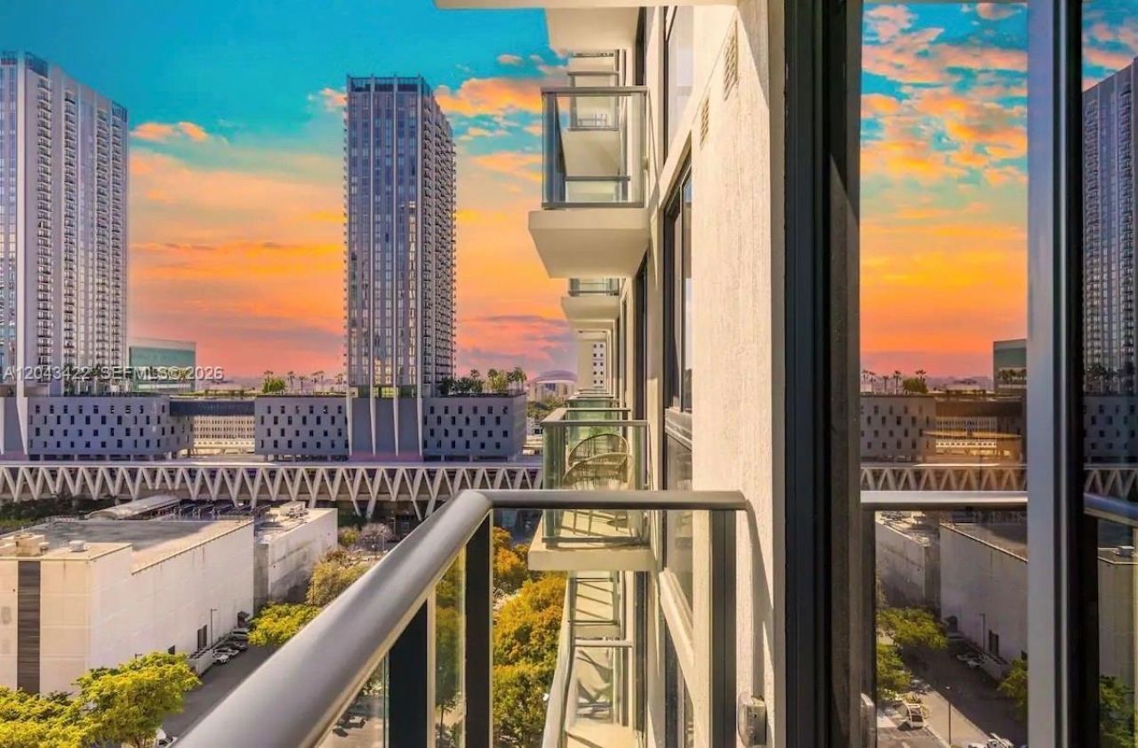 11 NE 6th St, Unit 1606, Miami, FL 33132 Photo