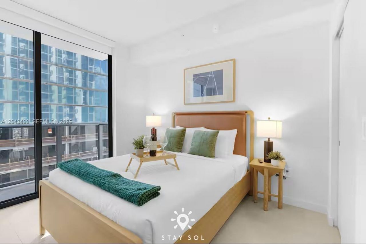 11 NE 6th St, Unit 1606, Miami, FL 33132 Photo