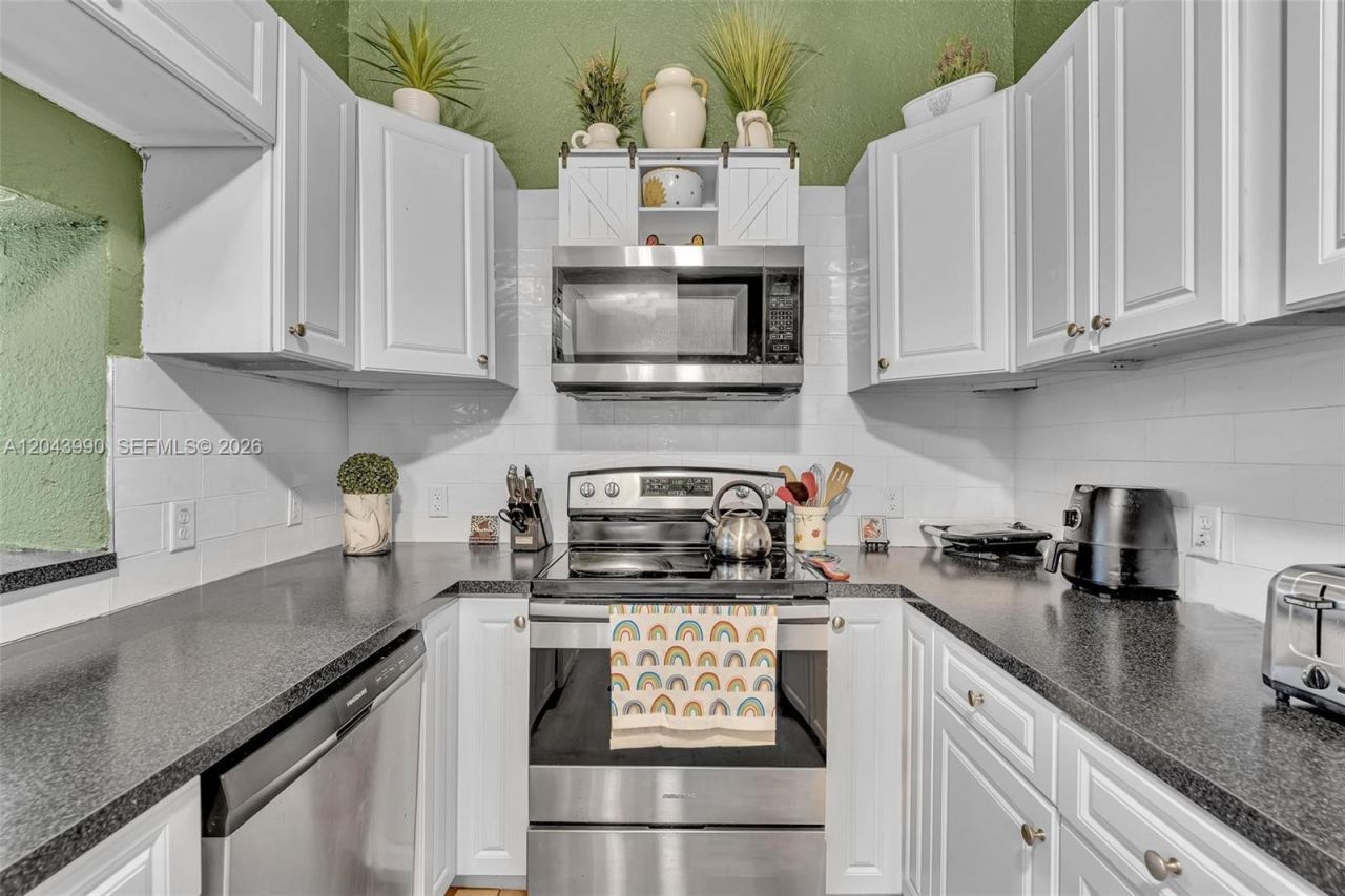 1800 NW 3rd Ct, Fort Lauderdale, FL 33311 Photo