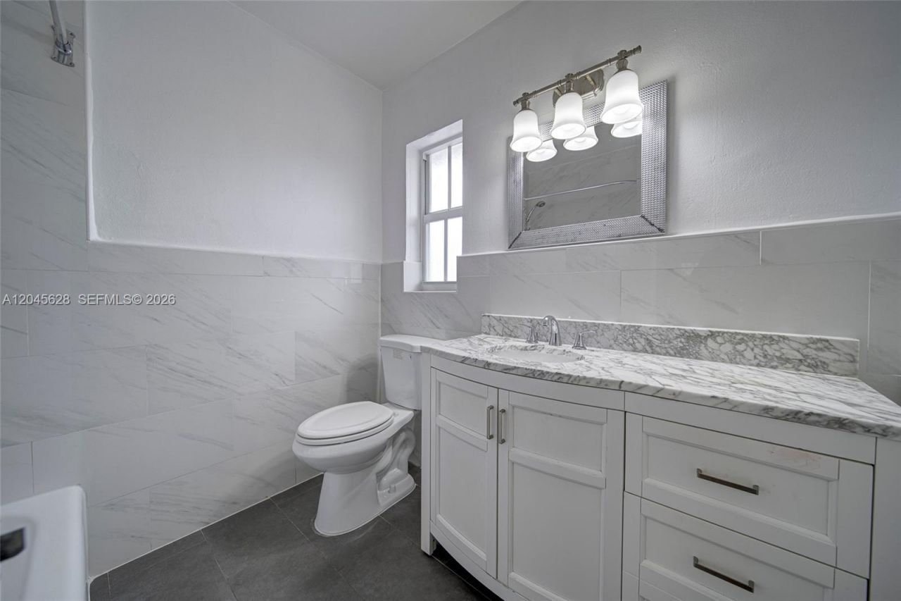 6565 Santona St , Unit B19, Coral Gables, FL 33146 Photo