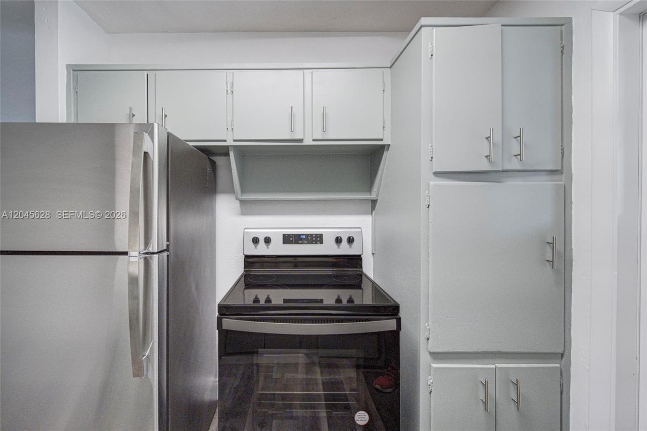 6565 Santona St , Unit B19, Coral Gables, FL 33146 Photo
