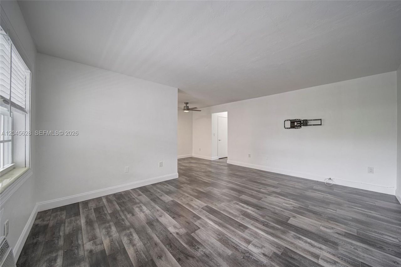 6565 Santona St , Unit B19, Coral Gables, FL 33146 Photo