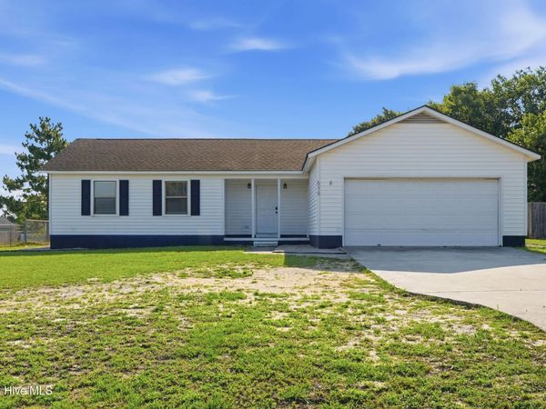 519 Sand Ridge Road , Hubert, NC 28539