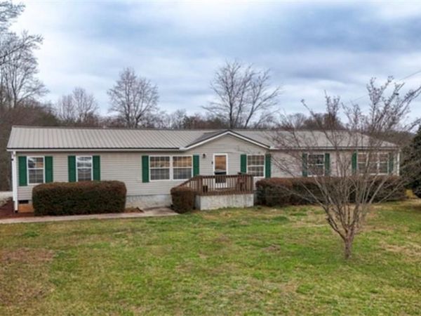 551 Hester Road , Dahlonega, GA 30533