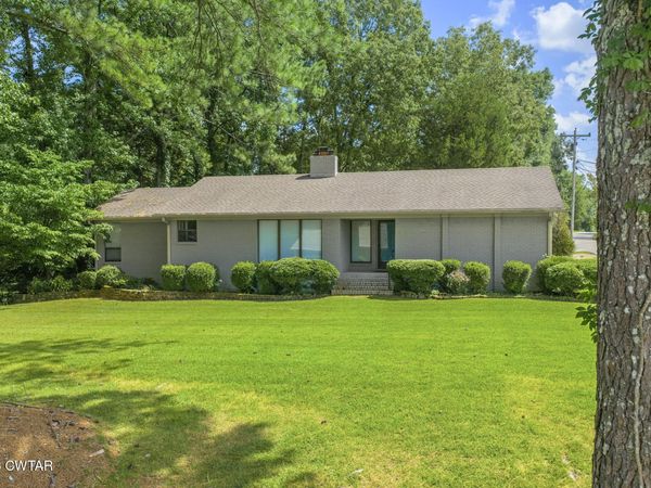 418 Deerwood Lane , Lexington, TN 38351