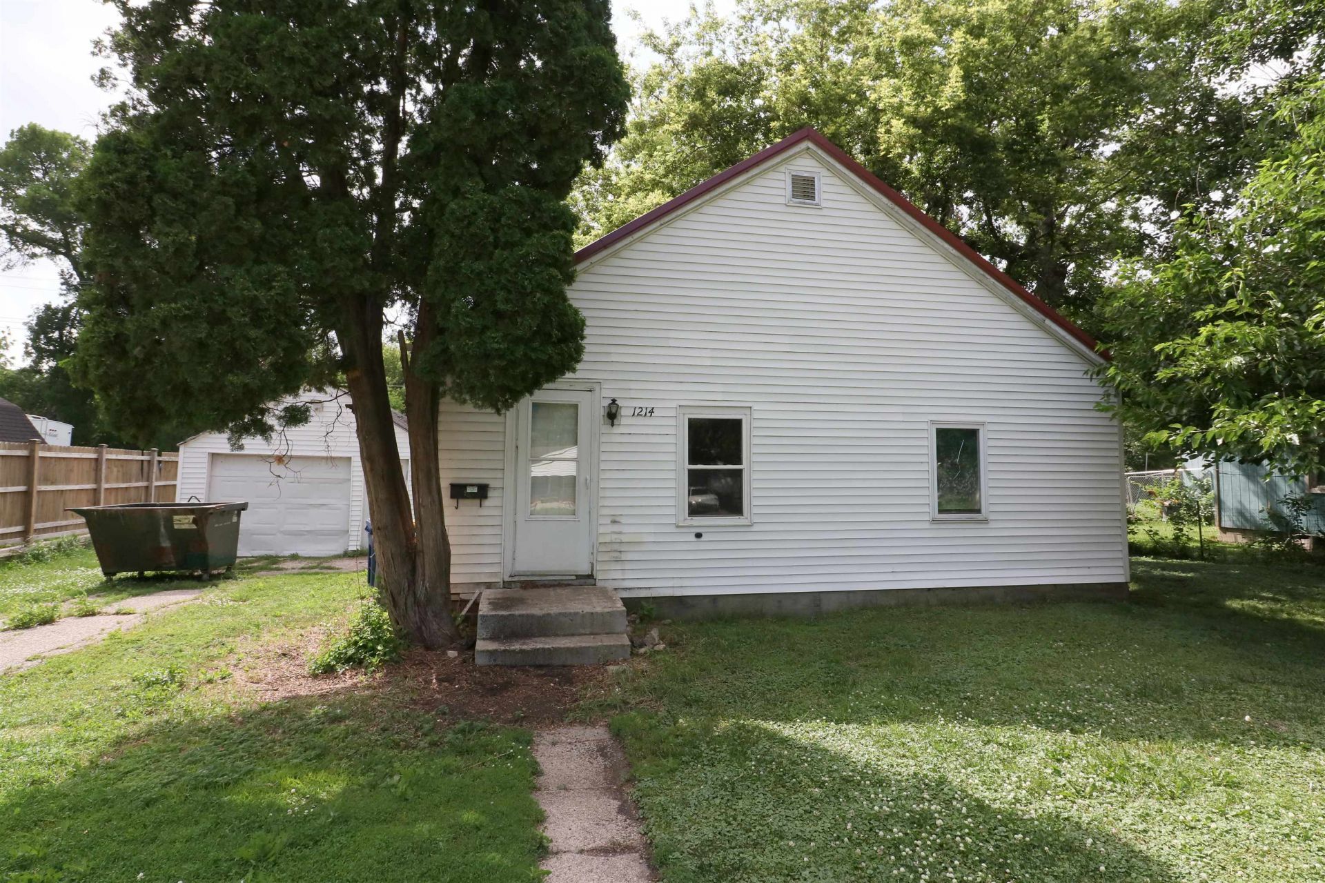 1214 Jackson Avenue, Spirit Lake, IA 51360 Main Photo