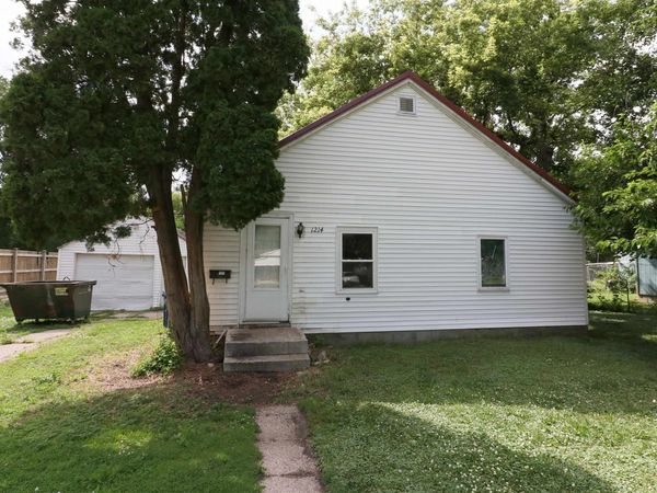 1214 Jackson Avenue, Spirit Lake, IA 51360