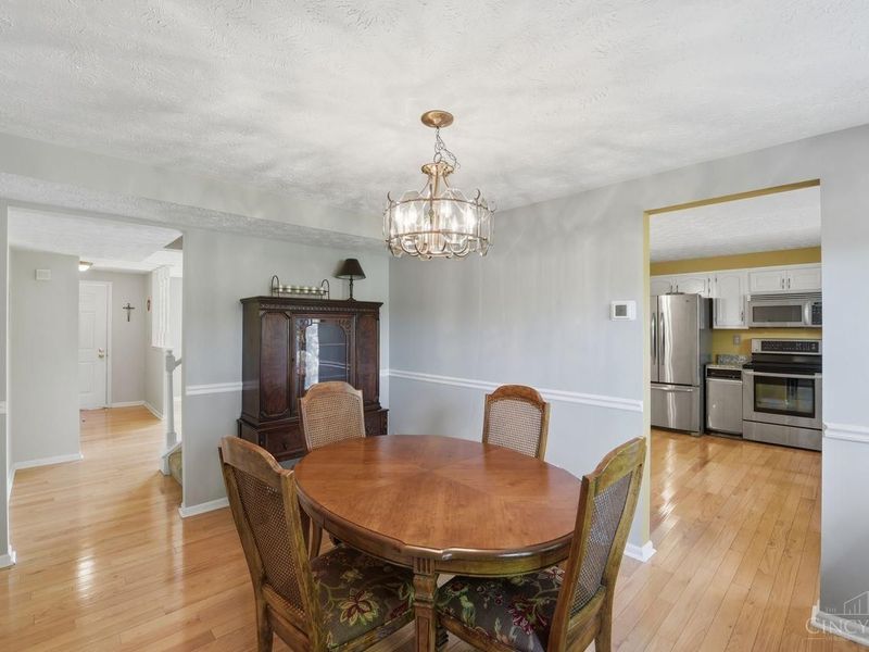 955 Woodlyn Drive N, Anderson Twp, OH 45230 Photo 13