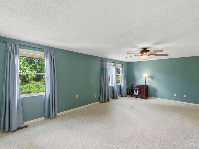 955 Woodlyn Drive N, Anderson Twp, OH 45230 Photo 17