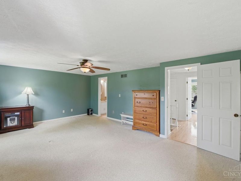 955 Woodlyn Drive N, Anderson Twp, OH 45230 Photo 18