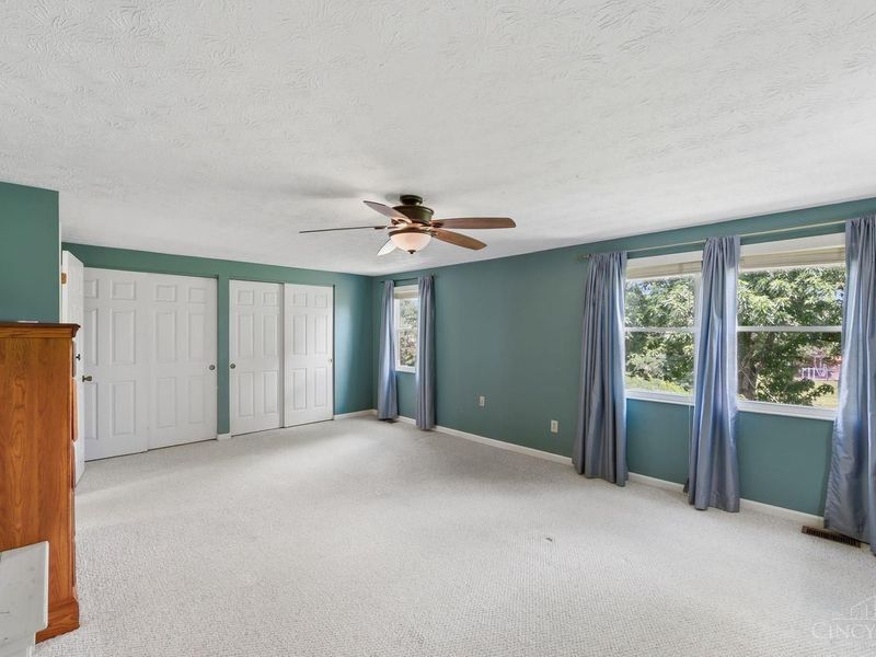 955 Woodlyn Drive N, Anderson Twp, OH 45230 Photo 20