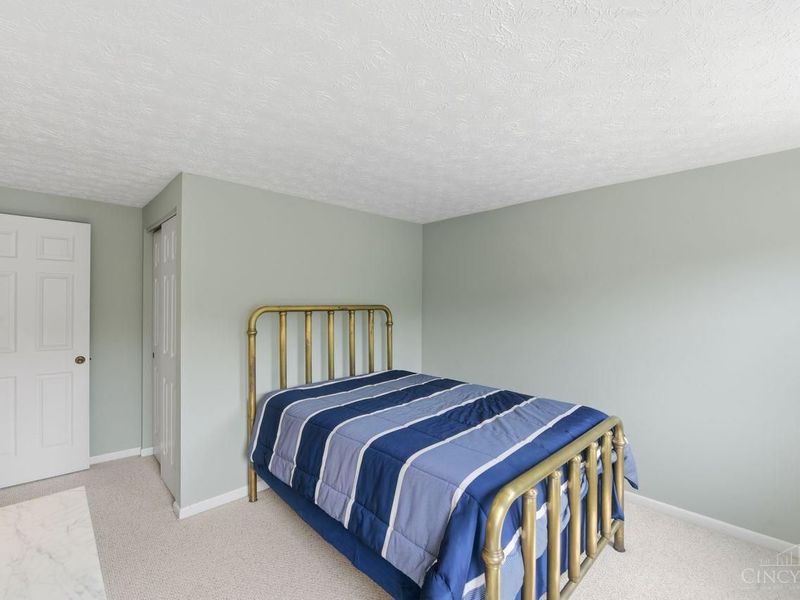 955 Woodlyn Drive N, Anderson Twp, OH 45230 Photo 23
