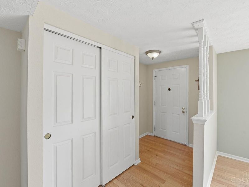 955 Woodlyn Drive N, Anderson Twp, OH 45230 Photo 3