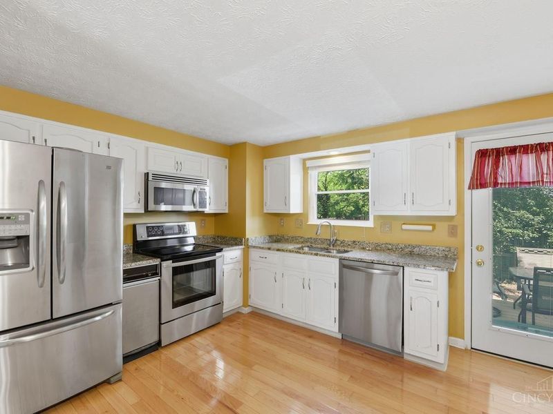 955 Woodlyn Drive N, Anderson Twp, OH 45230 Photo 9