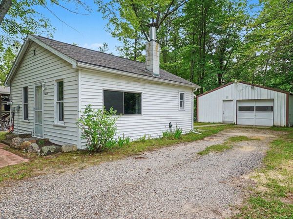 2415 W Engel Road, West Branch, MI 48661