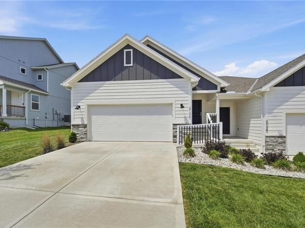 2136 SW Osage Drive, Lee's Summit, MO 64082