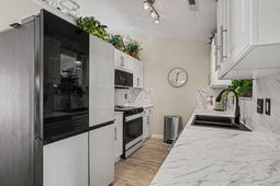 213 Lynco Lane photo 4