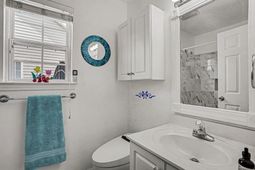 213 Lynco Lane photo 4