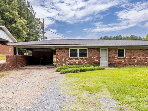 219 Roslyn Drive , Troy, NC 27371