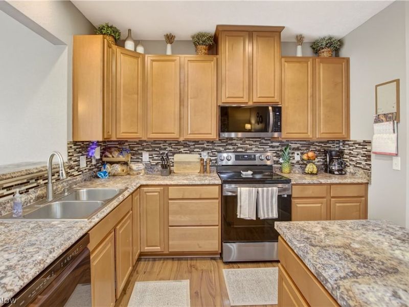 7326 Quails Nest Lane, North Ridgeville, OH 44039 Photo 6