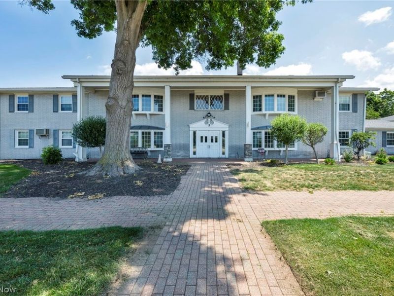 3 Meadowlawn Drive, Unit 3-22, Mentor, OH 44060 Photo 2