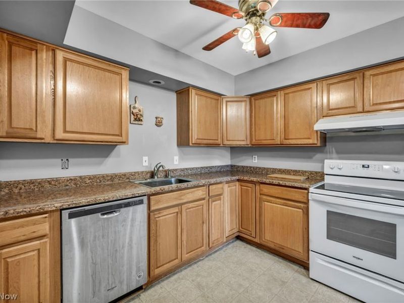 3 Meadowlawn Drive, Unit 3-22, Mentor, OH 44060 Photo 29
