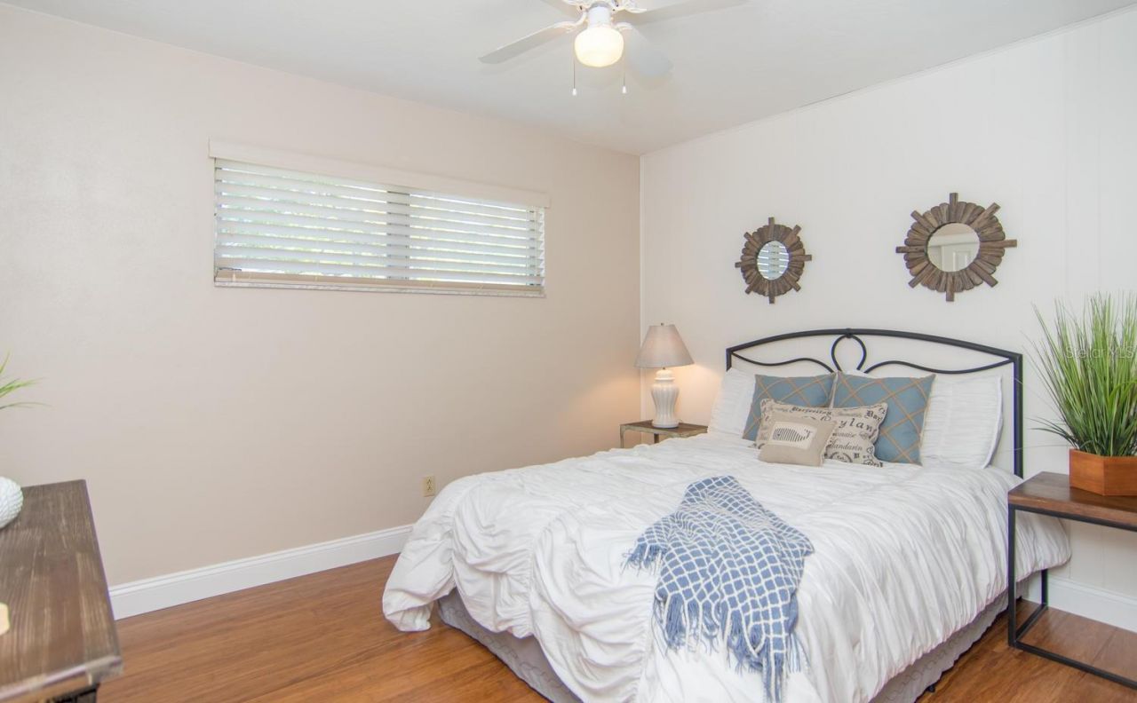 542 59th Way S, Saint Petersburg, FL 33707 Photo