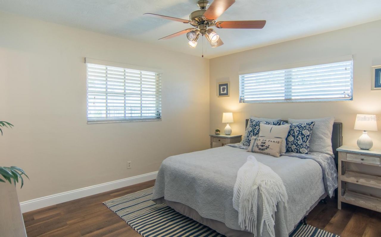 542 59th Way S, Saint Petersburg, FL 33707 Photo