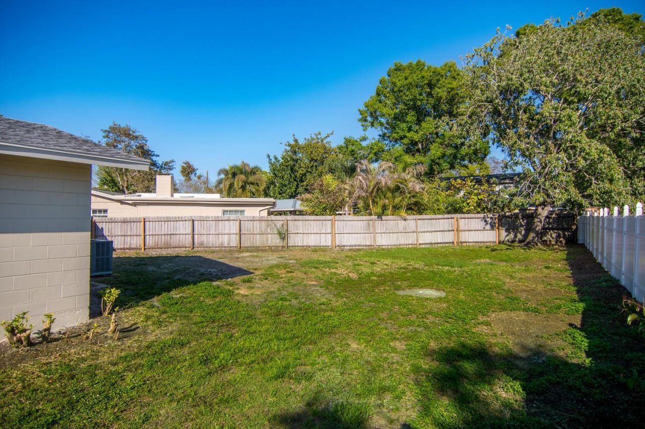 542 59th Way S, Saint Petersburg, FL 33707 Photo