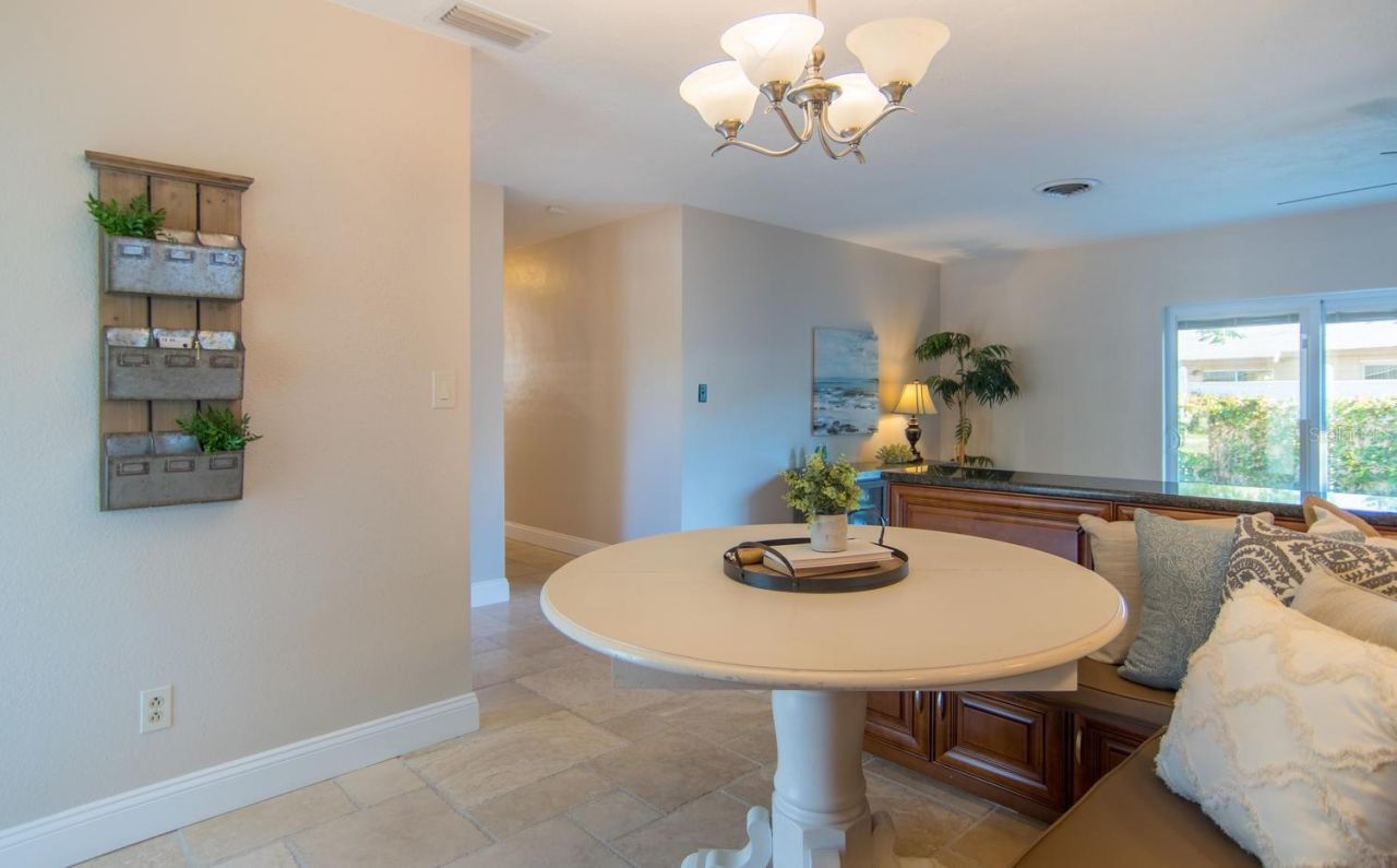 542 59th Way S, Saint Petersburg, FL 33707 Photo