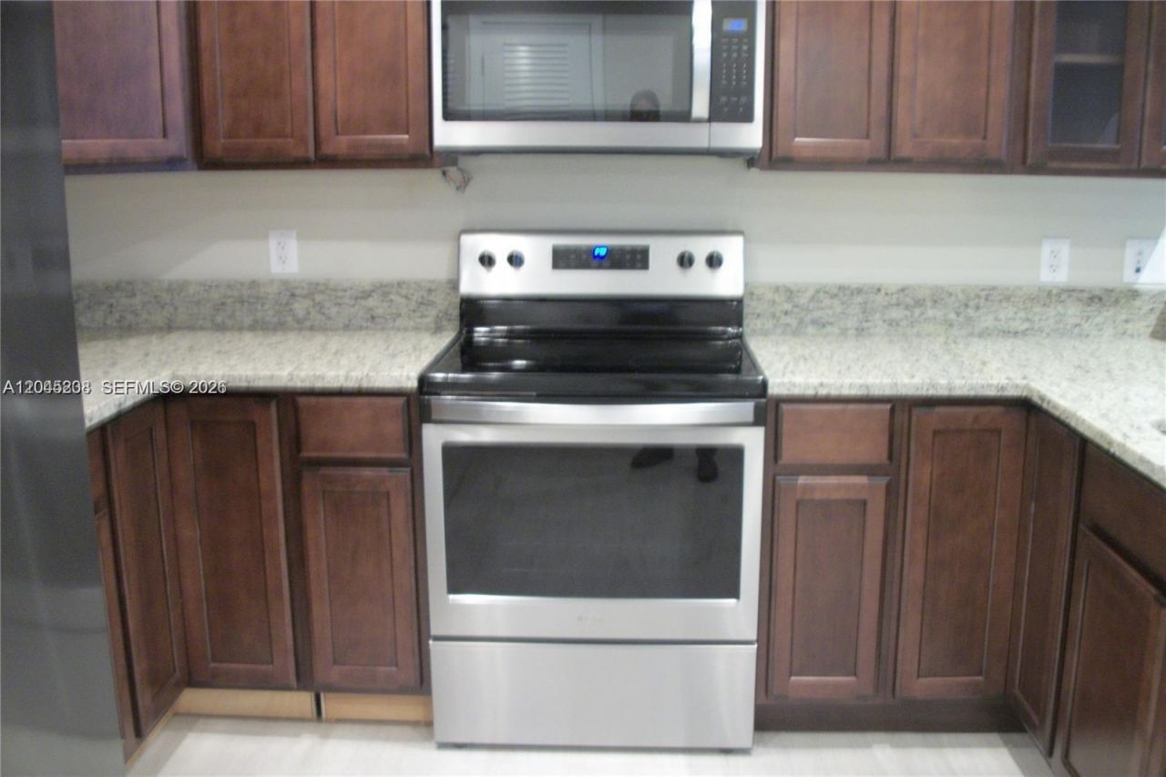 13900 Lake Placid Ct , Unit A24, Miami Lakes, FL 33014 Photo
