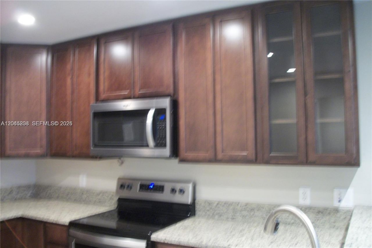 13900 Lake Placid Ct , Unit A24, Miami Lakes, FL 33014 Photo