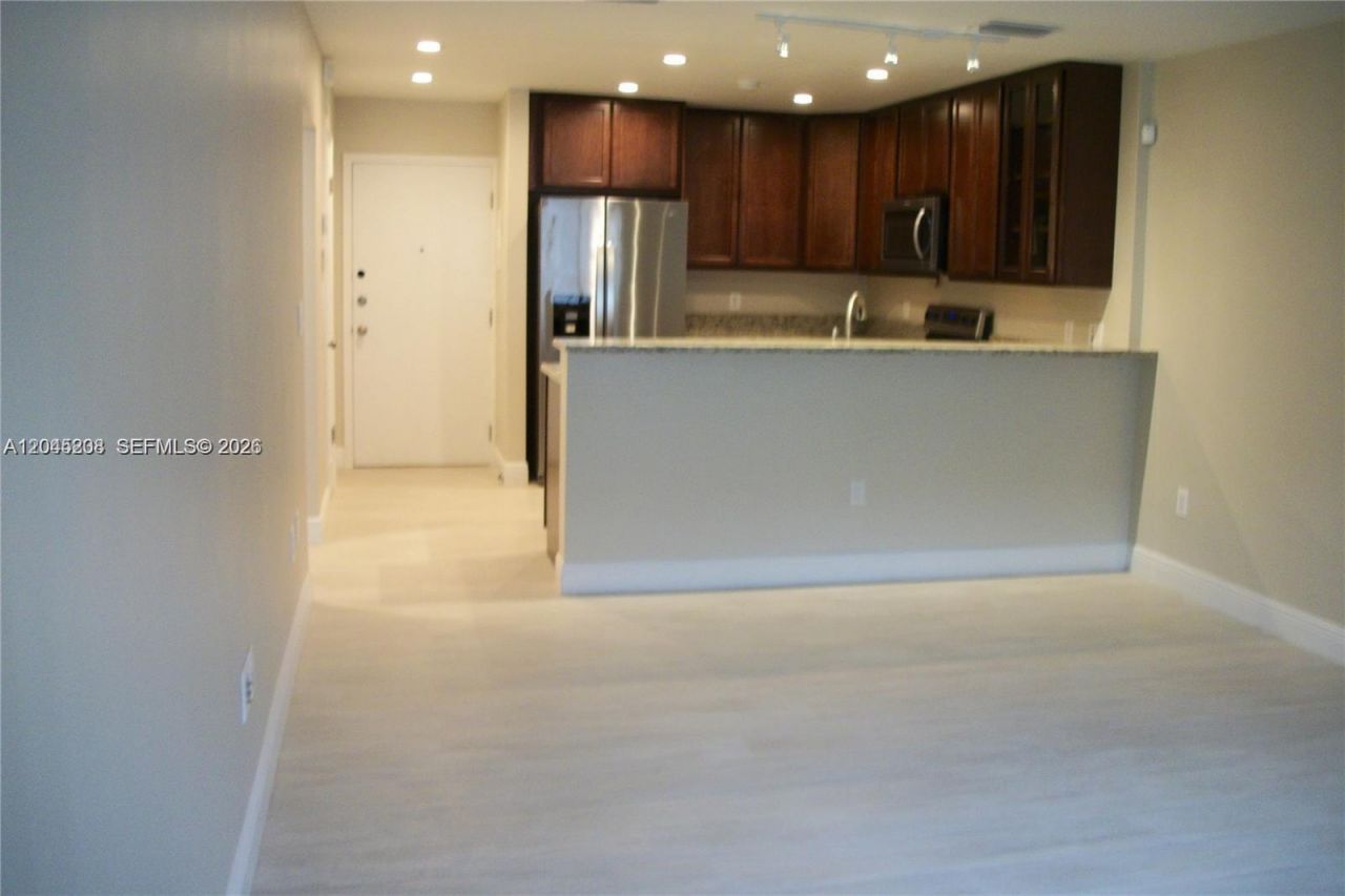 13900 Lake Placid Ct , Unit A24, Miami Lakes, FL 33014 Photo
