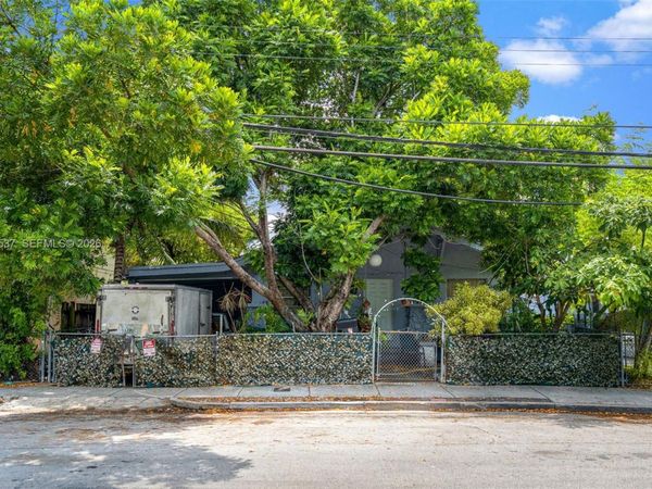 210 SW 13th Ave , Miami, FL 33135