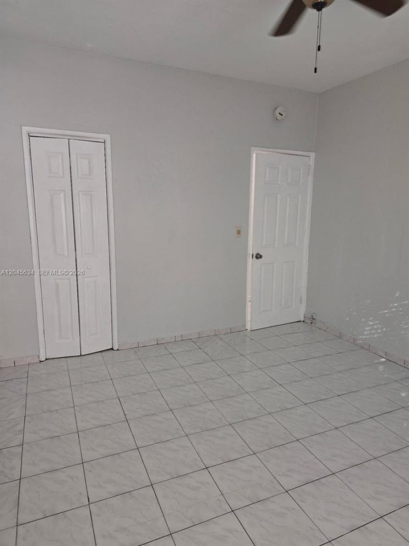 215 30th St, Unit 22, Miami Beach, FL 33140 Photo